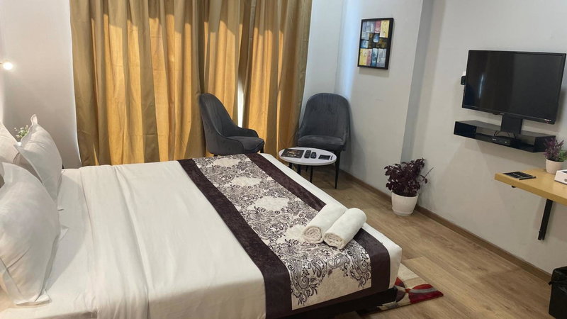 Saltstayz Express -Medicity Near Medanta Hospital, Gurgaon, India