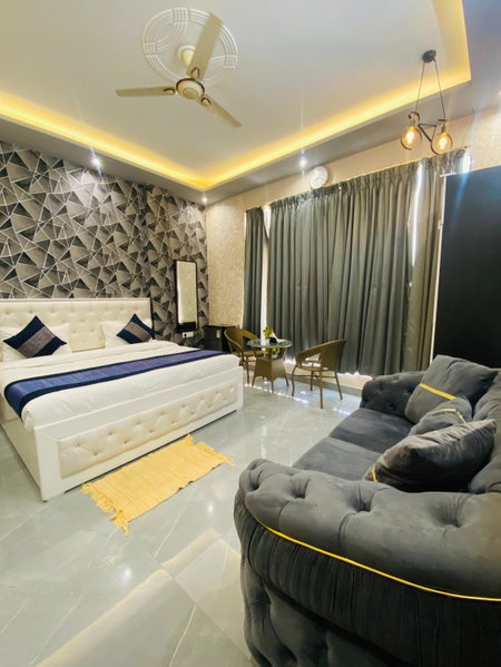 Crescent Inn, Greater Noida, India