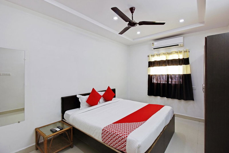 Super Hotel O Golden Hive Madhapur Near Shilparamam, Hyderabad, India