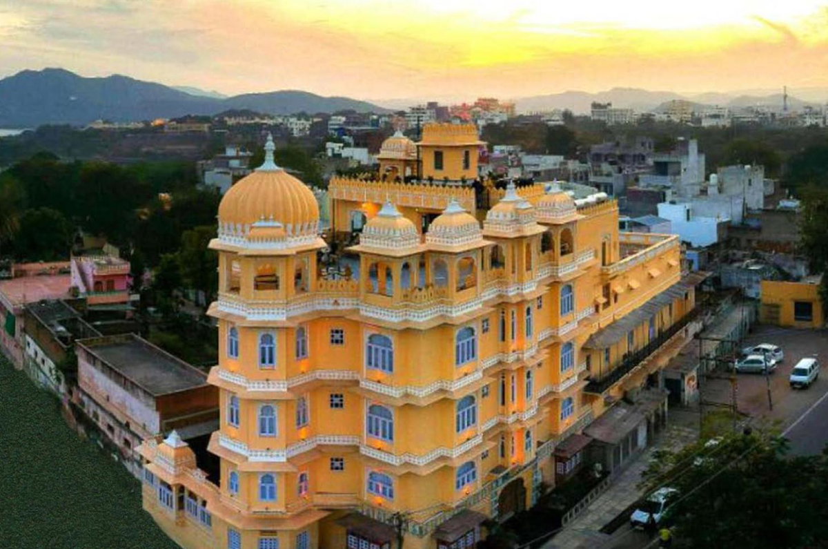 Bloom Boutique l Lake Pichola, India