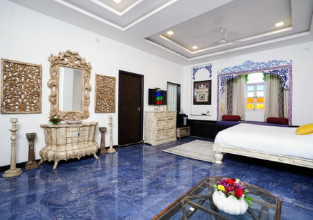Bloom Boutique l Lake Pichola, Udaipur, India