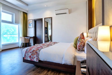 Hotel Le ROI Lake View Koti, Chamba, India