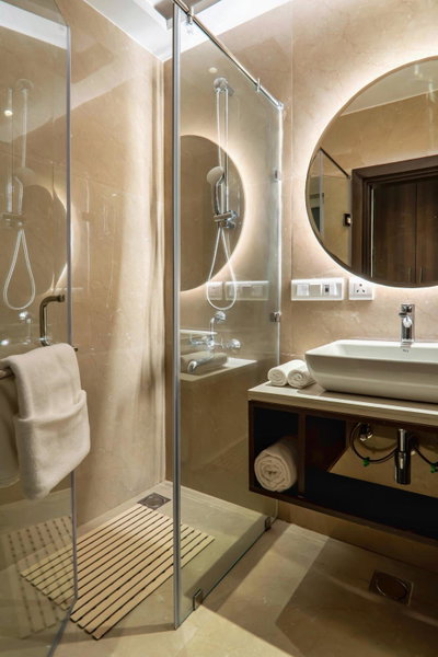 Hotel Le ROI Lake View Koti, Chamba, India
