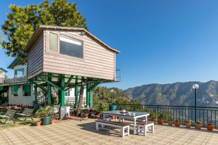 Villa Mountain Crest Kasauli with Treehouse , Sundeck & Breakfast, Dagshai, India