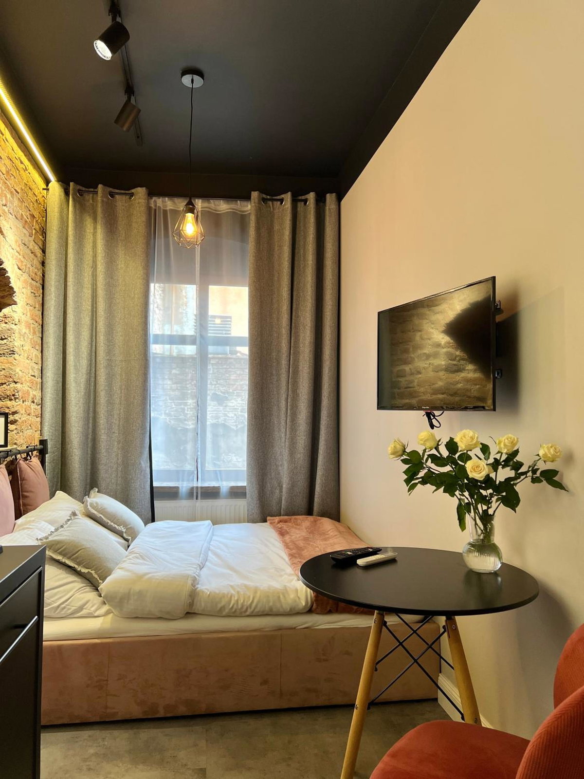 Pudrowy Apartament OLD TOWN design, Poland
