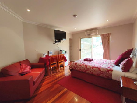 Angela's Beach Stays, Apollo Bay, Australia