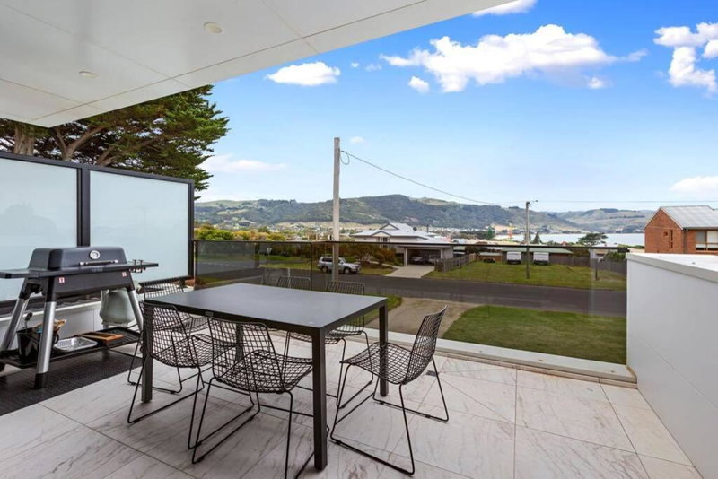 luxurious 4 Bedroom Ocean View Holiday House, Apollo Bay, Australia