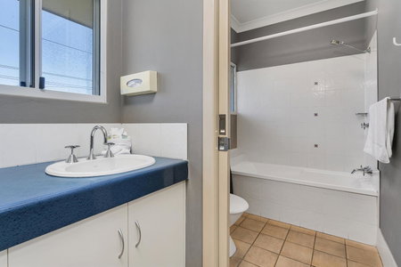 Cairns Reef Apartments & Motel, Cairns, Australia