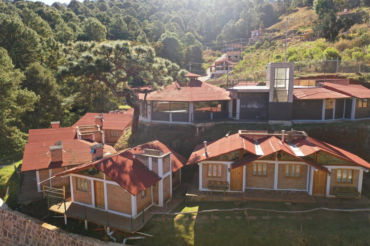 Hotel · Los Pirineos, Mazamitla