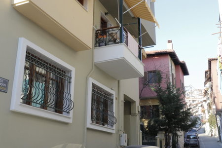 Helen's Little Castle free private parking, Thessaloniki, Greece