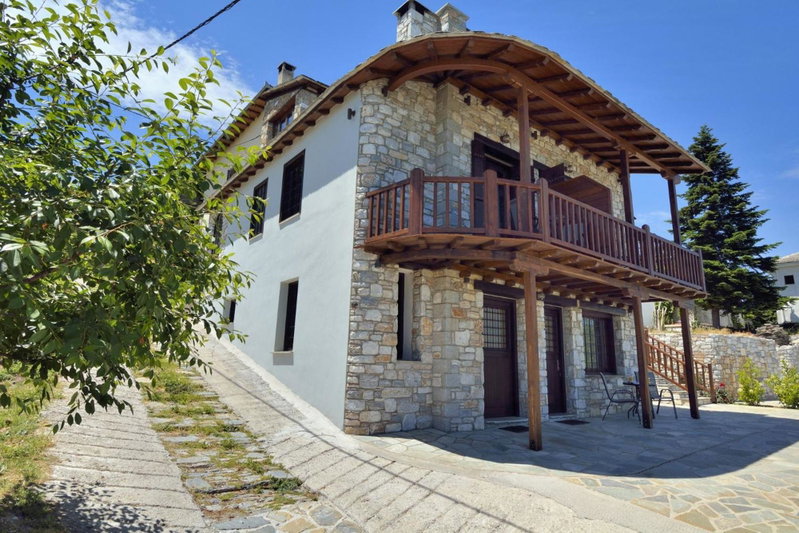 Mple Feggari, Mouresi, Greece