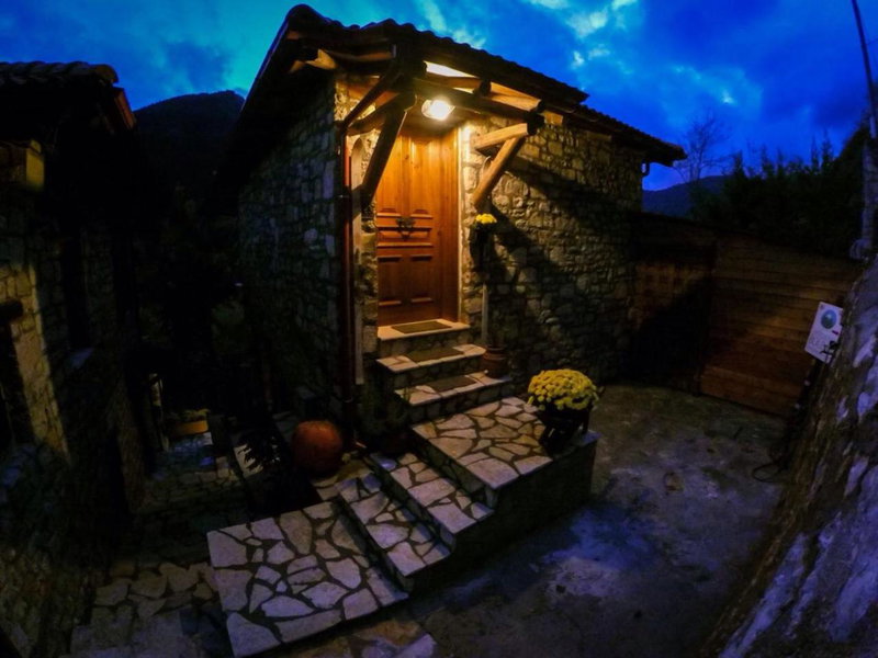 Μαγεμένο Βουνό, Karpenision, Greece