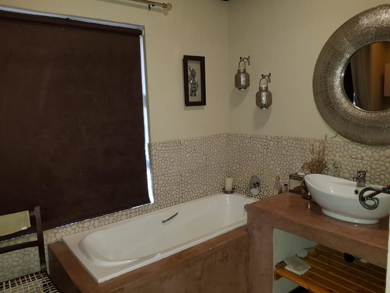 Lodge Twentyfour Mabalingwe Nature Reserve, Warmbaths, South Africa