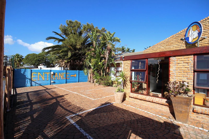 Saltycrax Backpackers and Surf Hostel, Bloubergstrand, South Africa