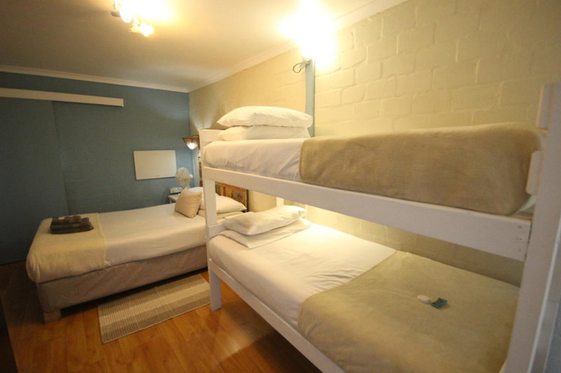Saltycrax Backpackers and Surf Hostel, Bloubergstrand, South Africa