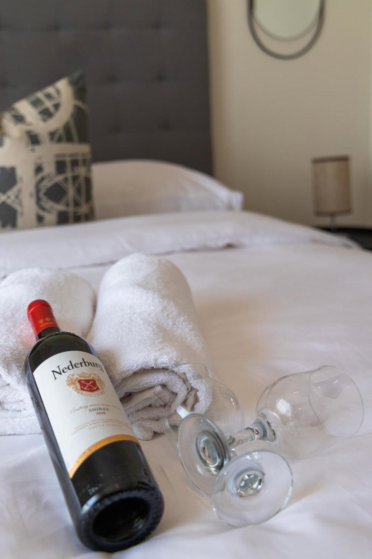 Hotel · Comfy 2bed 2bath in a Secure golf estate WIFI, Roodepoort