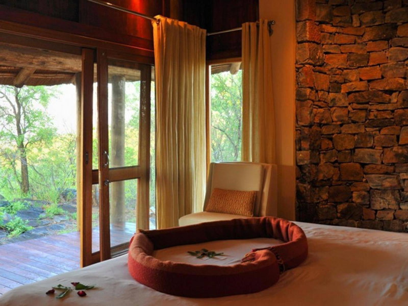 Buffalo Ridge Safari Lodge, Madikwe Game Reserve, South Africa