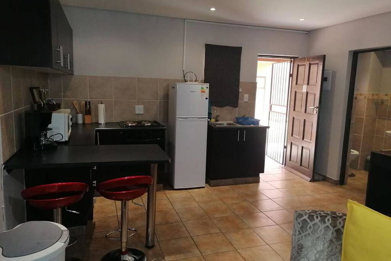 Beautiful Apartm B10 Situated in Bains Game Lodge, Bloemfontein, South Africa