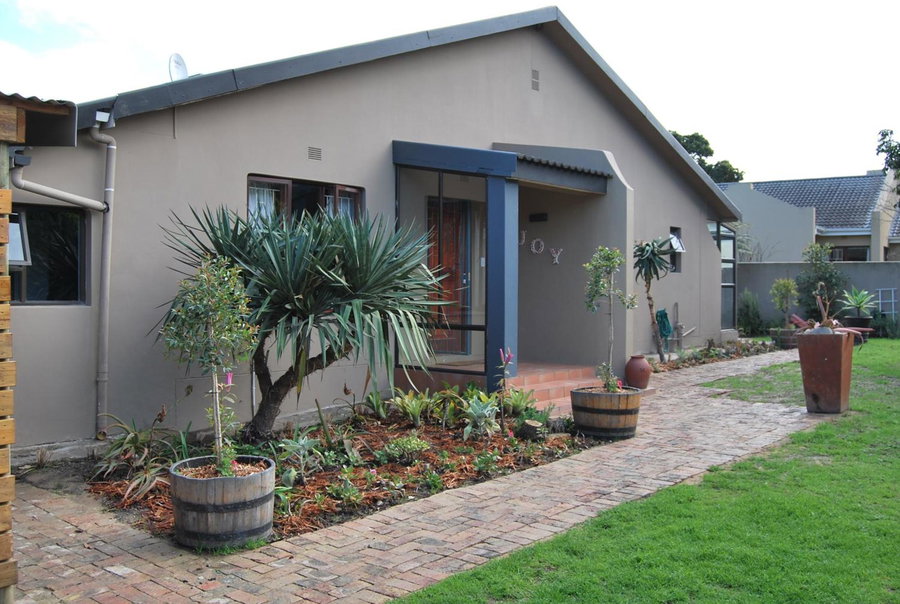 14 Cluster House & Studio, George, South Africa