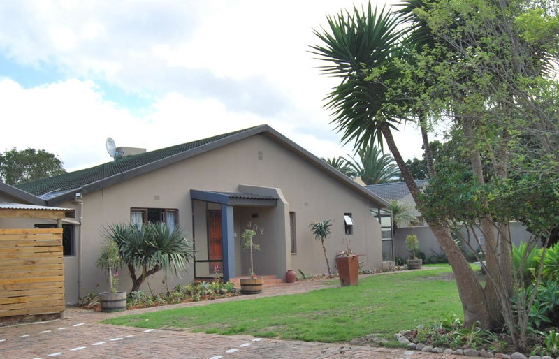 14 Cluster House & Studio, George, South Africa