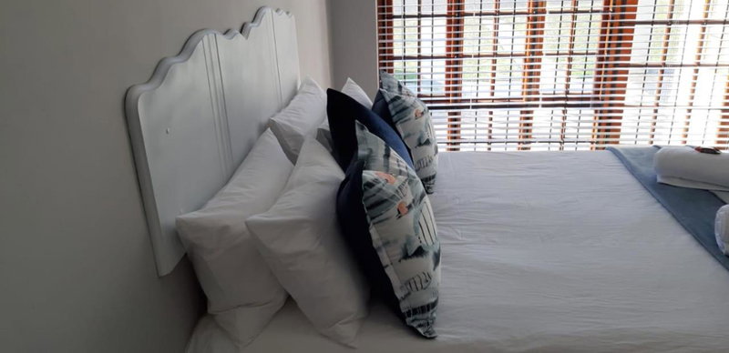 Shark Cove Little Cottage, Kleinbaai, South Africa