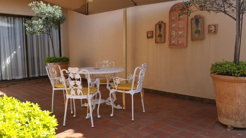 Royal Ridge Guest House and Apartments, Pretoria, South Africa