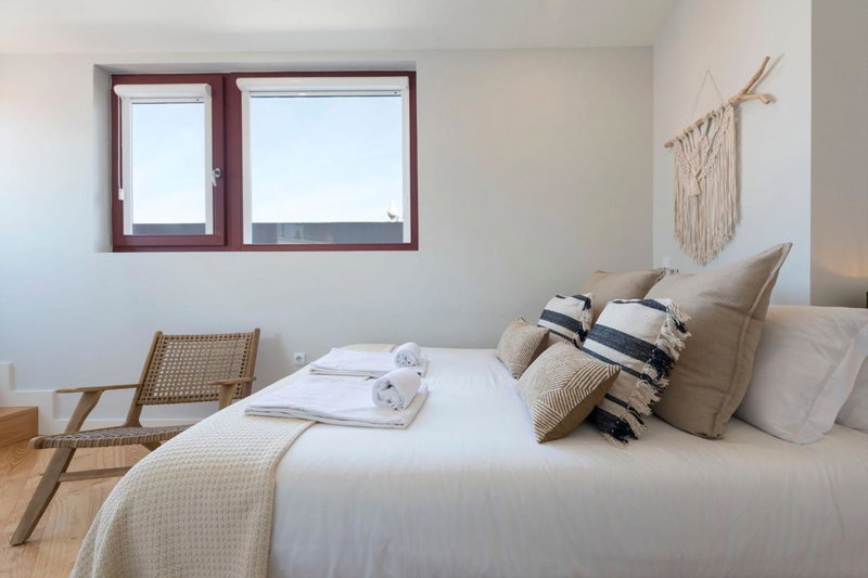 Central Superb Flat w/ AC & Balcony by LovelyStay, Porto, Portugal