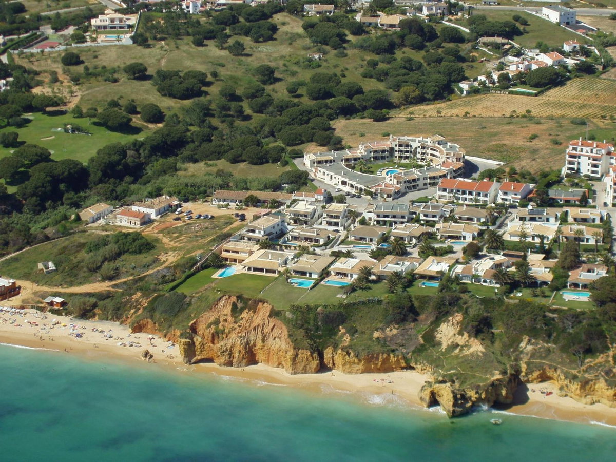 Clube Maria Luisa, Portugal