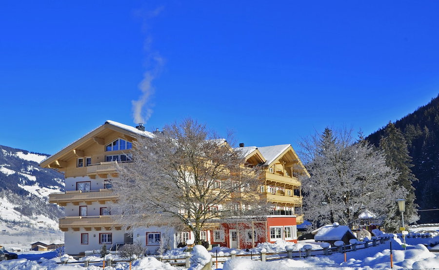 Hotel Grundlhof, Bramberg am Wildkogel, Austria