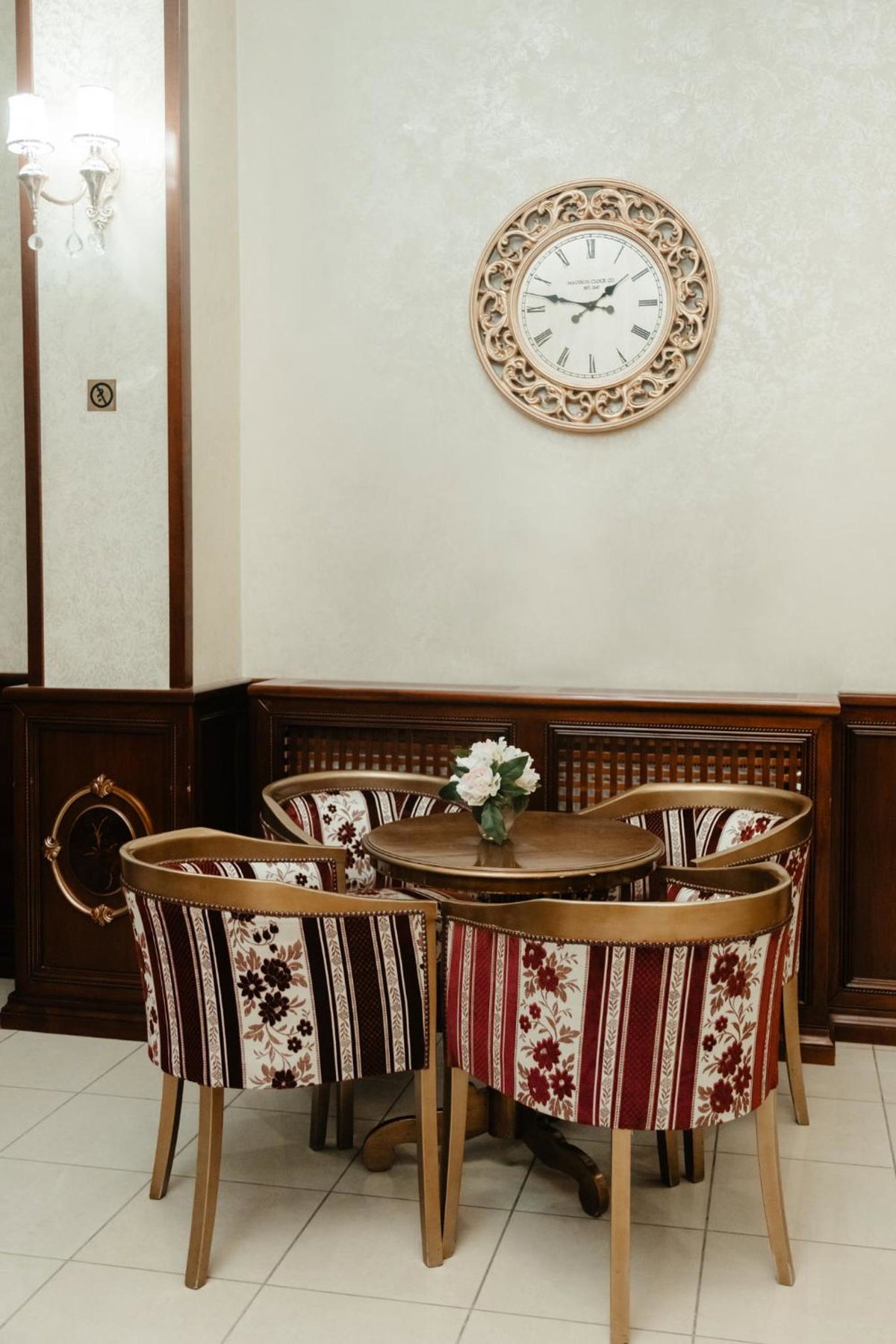 Hotel Capitol, Romania