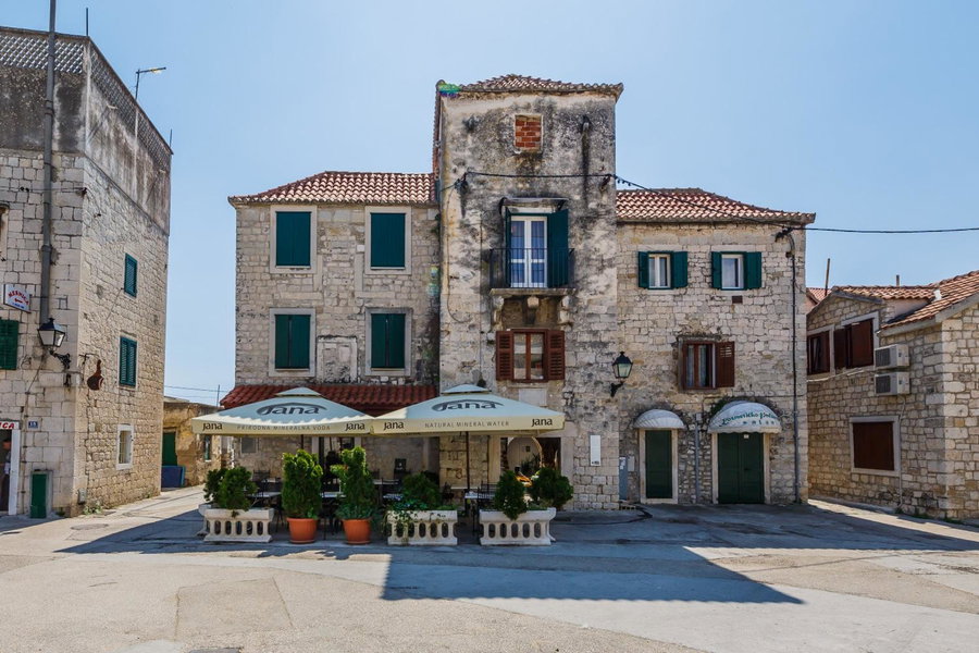 Central Apartment Castle Cippico, Kaštela, Croatia