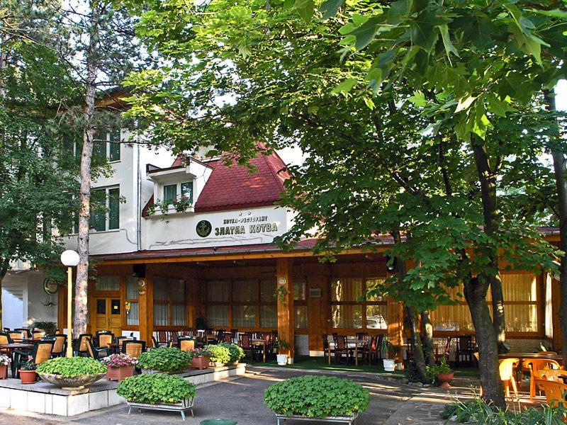 Хотел ЗЛАТНА КОТВА, Kazanlŭk, Bulgaria