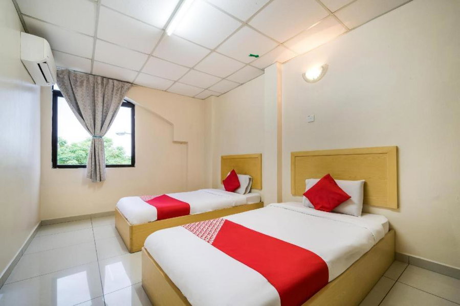OYO 301 River Inn Hotel, George Town, Malaysia