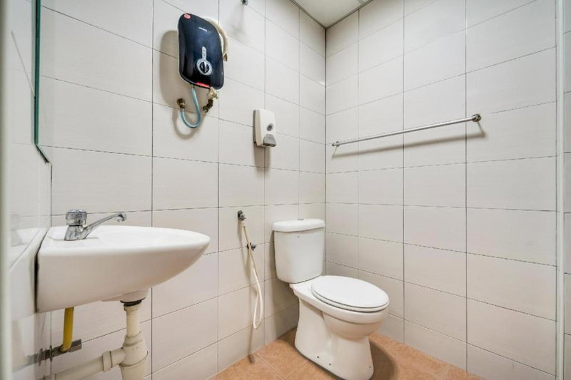 OYO 301 River Inn Hotel, George Town, Malaysia