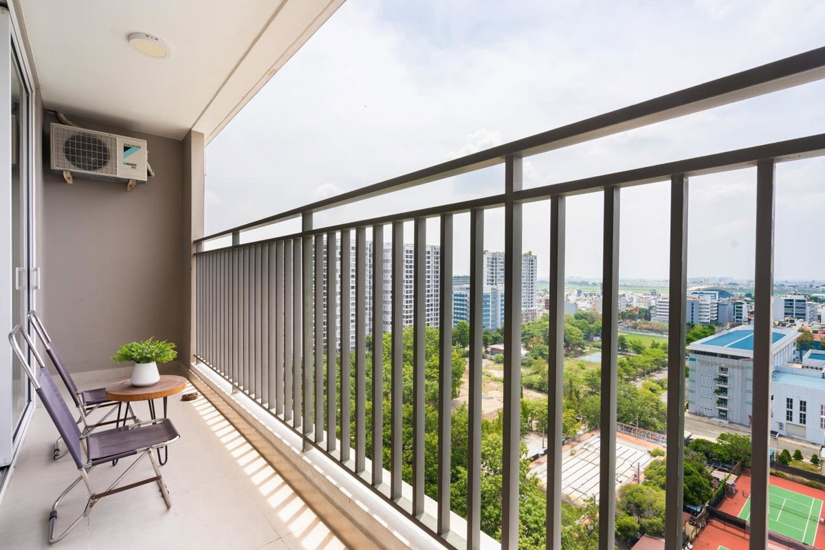 Golden Mansion - Transit Apt Free POOL & GYM, Vietnam