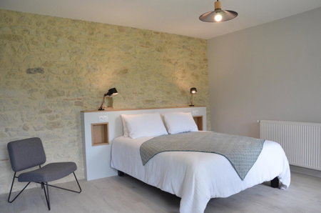 Au petit grain, Coutures, France