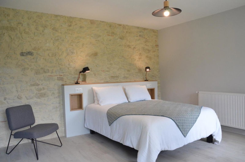Au petit grain, Coutures, France