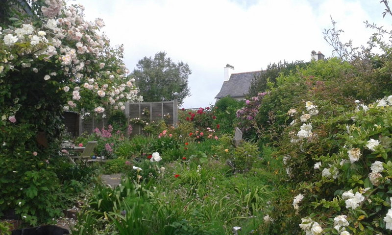 Giverny Cottage, Saint-Coulomb, France