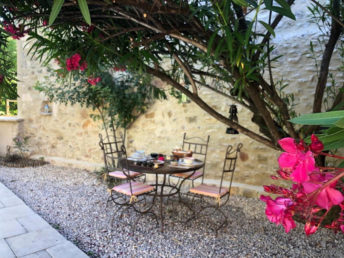 Hotel · Maison des Bourgades, Saint-Julien-de-Peyrolas