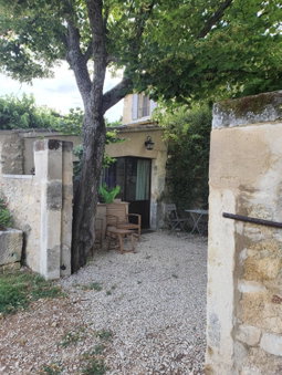 Bastide Bellugue Maison d'hôtes réseau Bienvenue à La Ferme à 3 minutes de Lourmarin, Cadenet, France