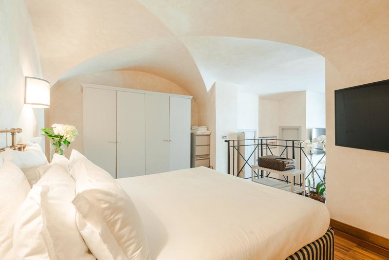 Teichnersuite, Rome, Italy