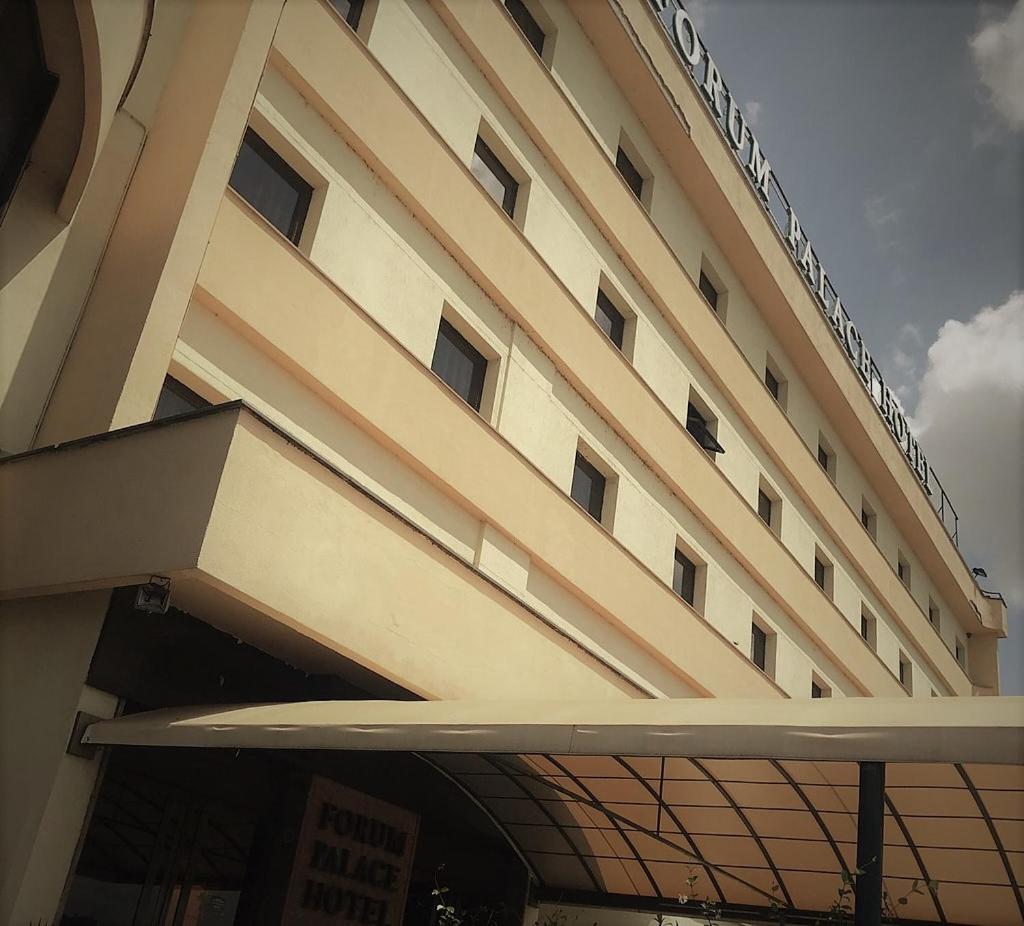 Forum Palace Hotel, Italy