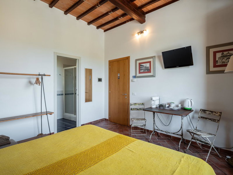Rooms and Wine al Castello, Monteriggioni, Italy