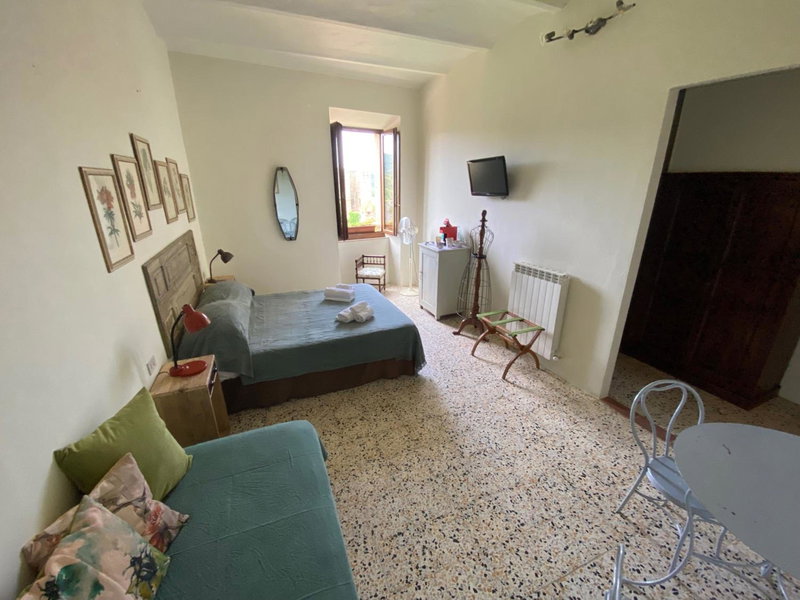 Rooms and Wine al Castello, Monteriggioni, Italy