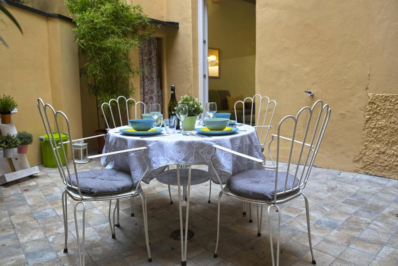 Borgonuovo Apartments, Bologna, Italy