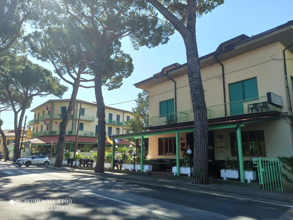 Hotel Flowers, Italy