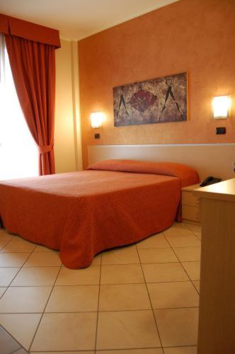 Hotel Villa Glicini, Pinerolo, Italy
