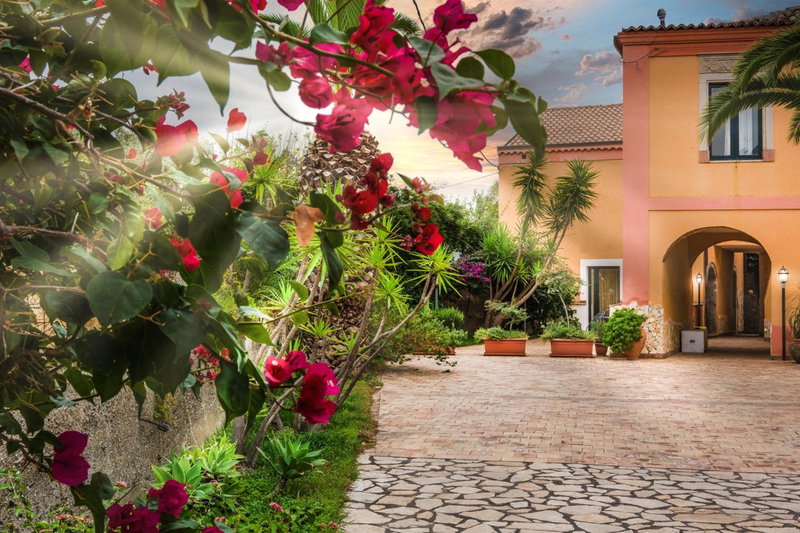 Casale Romano Resort e Relais, Motta Camastra, Italy