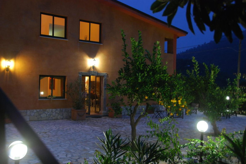 Casale Romano Resort e Relais, Motta Camastra, Italy