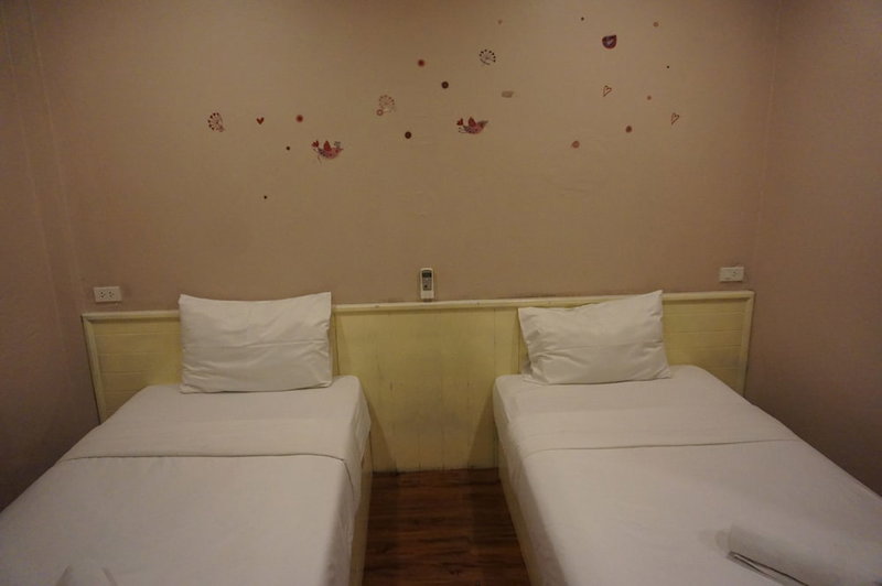 Queens Hotel, Chum Phae, Thailand
